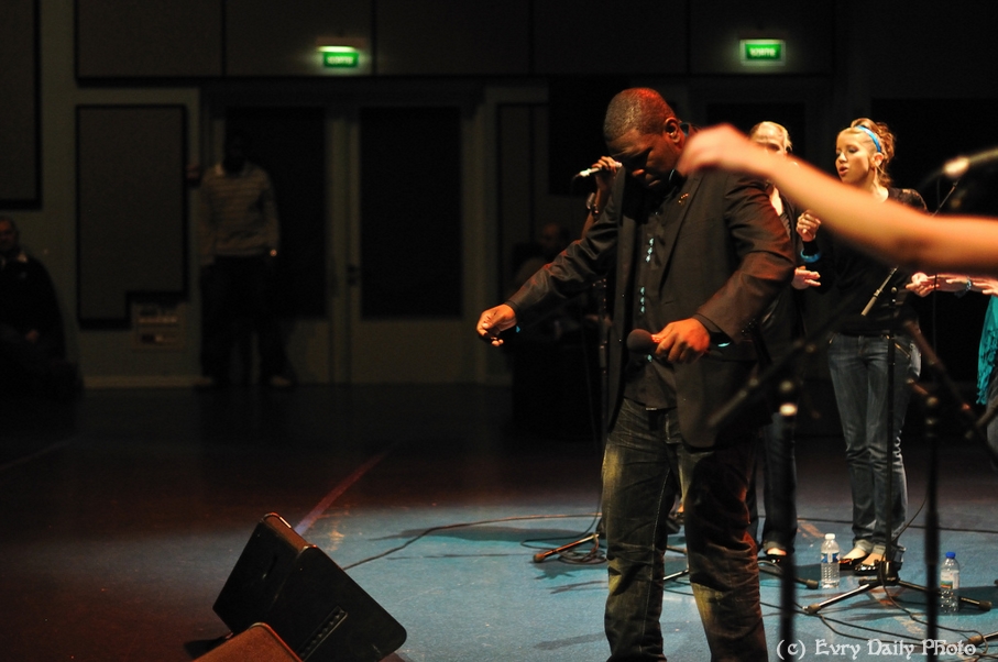 Evry Daily Photo - Telethon Evry 2010 - Concert Evry University Gospel - large - 5244083984.jpg
